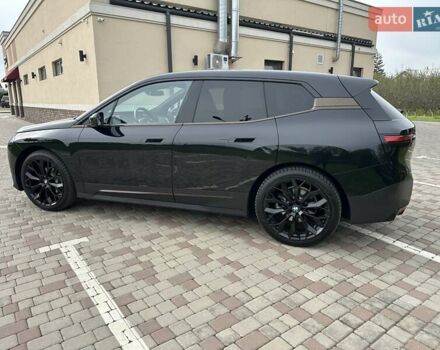 Черный БМВ iX, объемом двигателя 0 л и пробегом 32 тыс. км за 43500 $, фото 8 на Automoto.ua