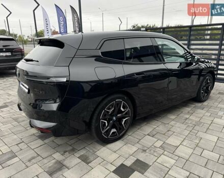 Черный БМВ iX, объемом двигателя 0 л и пробегом 37 тыс. км за 77900 $, фото 2 на Automoto.ua