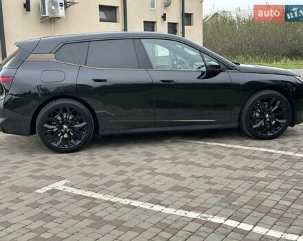 Черный БМВ iX, объемом двигателя 0 л и пробегом 32 тыс. км за 43500 $, фото 15 на Automoto.ua