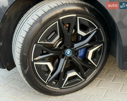 Черный БМВ iX, объемом двигателя 0 л и пробегом 64 тыс. км за 45000 $, фото 5 на Automoto.ua