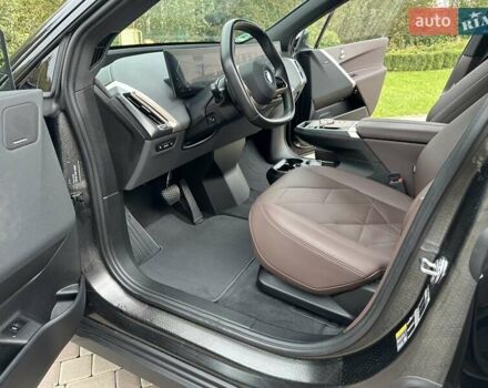 Черный БМВ iX, объемом двигателя 0 л и пробегом 32 тыс. км за 43500 $, фото 18 на Automoto.ua