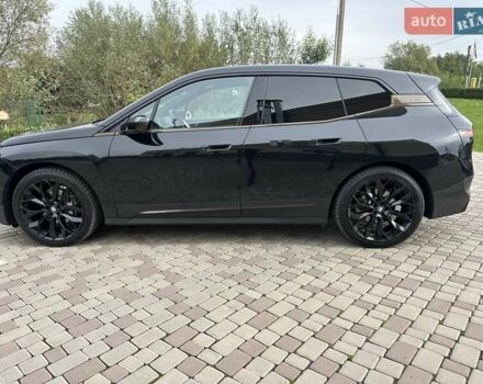 Черный БМВ iX, объемом двигателя 0 л и пробегом 32 тыс. км за 43500 $, фото 7 на Automoto.ua