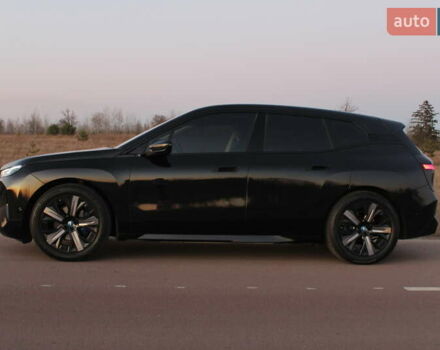 Черный БМВ iX, объемом двигателя 0 л и пробегом 83 тыс. км за 57700 $, фото 7 на Automoto.ua