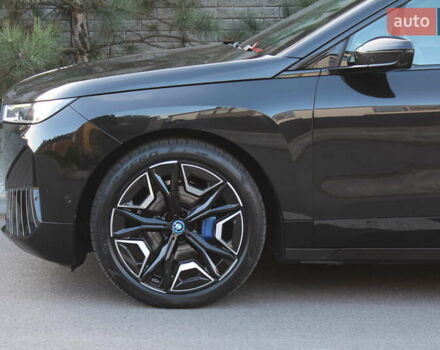 Черный БМВ iX, объемом двигателя 0 л и пробегом 27 тыс. км за 69700 $, фото 2 на Automoto.ua