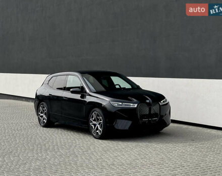 Черный БМВ iX, объемом двигателя 0 л и пробегом 27 тыс. км за 50000 $, фото 46 на Automoto.ua