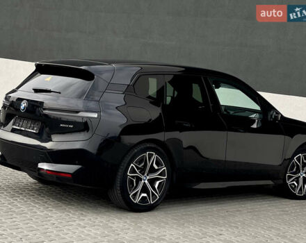 Черный БМВ iX, объемом двигателя 0 л и пробегом 27 тыс. км за 50000 $, фото 35 на Automoto.ua