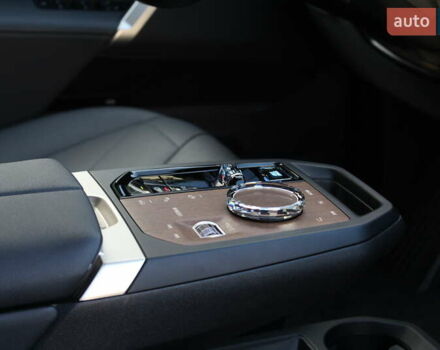 Черный БМВ iX, объемом двигателя 0 л и пробегом 27 тыс. км за 69700 $, фото 22 на Automoto.ua