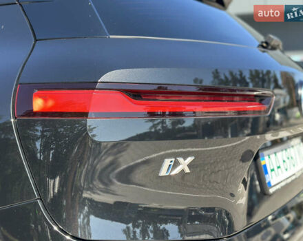 Черный БМВ iX, объемом двигателя 0 л и пробегом 14 тыс. км за 51999 $, фото 21 на Automoto.ua