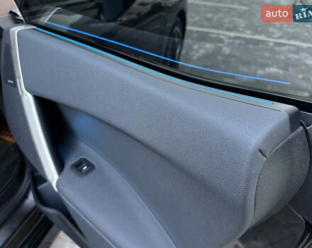Черный БМВ iX, объемом двигателя 0 л и пробегом 125 тыс. км за 42800 $, фото 56 на Automoto.ua