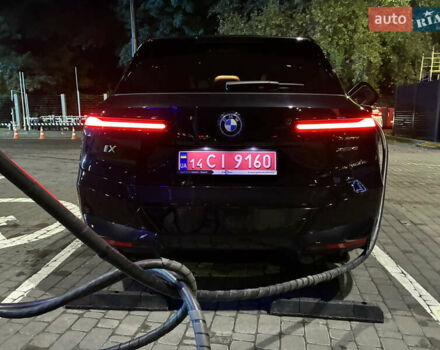 Черный БМВ iX, объемом двигателя 0 л и пробегом 165 тыс. км за 39000 $, фото 8 на Automoto.ua