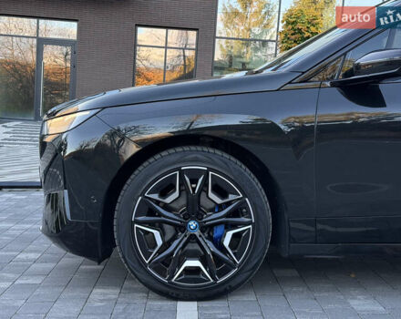 Черный БМВ iX, объемом двигателя 0 л и пробегом 125 тыс. км за 42800 $, фото 7 на Automoto.ua