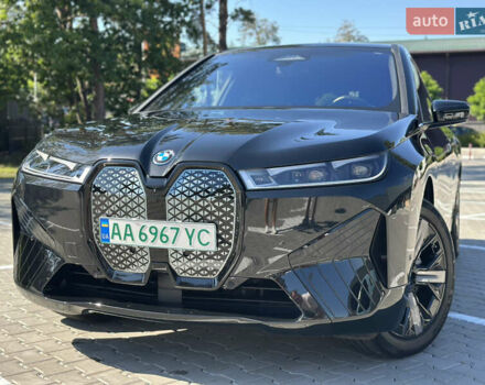 Черный БМВ iX, объемом двигателя 0 л и пробегом 14 тыс. км за 51999 $, фото 6 на Automoto.ua