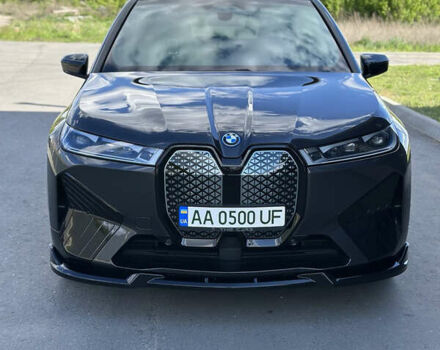 Черный БМВ iX, объемом двигателя 0 л и пробегом 54 тыс. км за 55000 $, фото 1 на Automoto.ua