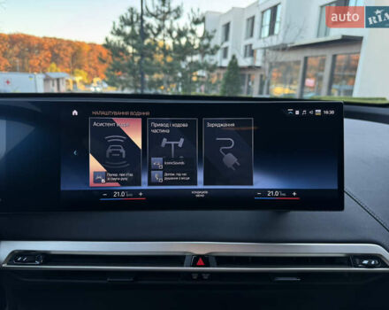 Черный БМВ iX, объемом двигателя 0 л и пробегом 125 тыс. км за 42800 $, фото 41 на Automoto.ua