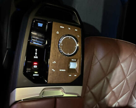 Черный БМВ iX, объемом двигателя 0 л и пробегом 165 тыс. км за 39000 $, фото 19 на Automoto.ua