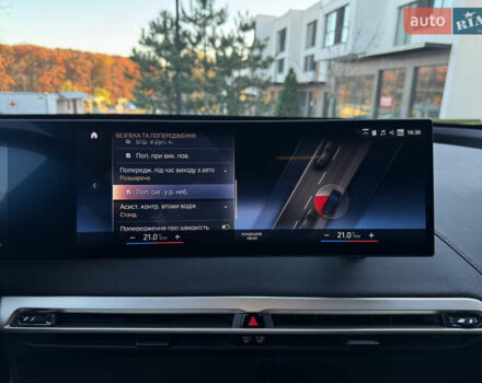 Черный БМВ iX, объемом двигателя 0 л и пробегом 125 тыс. км за 42800 $, фото 42 на Automoto.ua