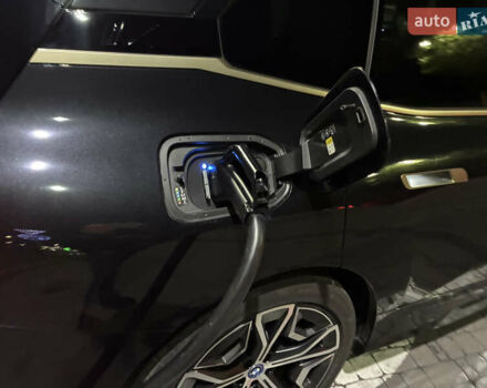 Черный БМВ iX, объемом двигателя 0 л и пробегом 165 тыс. км за 39000 $, фото 10 на Automoto.ua