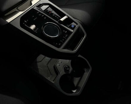 Черный БМВ iX, объемом двигателя 0 л и пробегом 27 тыс. км за 50000 $, фото 63 на Automoto.ua