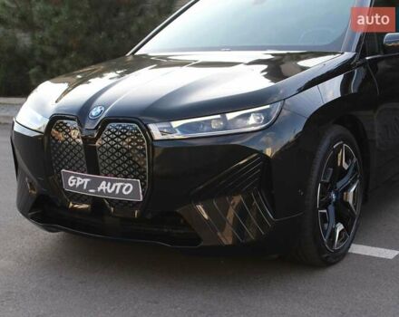 Черный БМВ iX, объемом двигателя 0 л и пробегом 27 тыс. км за 69700 $, фото 9 на Automoto.ua