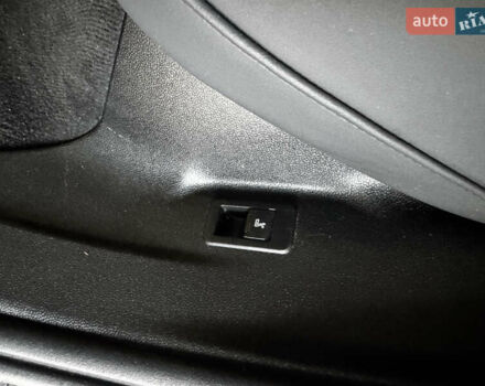 Черный БМВ iX, объемом двигателя 0 л и пробегом 71 тыс. км за 48240 $, фото 29 на Automoto.ua