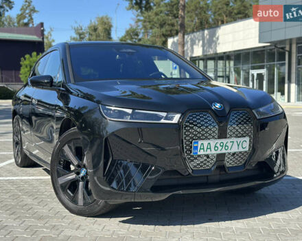 Черный БМВ iX, объемом двигателя 0 л и пробегом 14 тыс. км за 51999 $, фото 2 на Automoto.ua