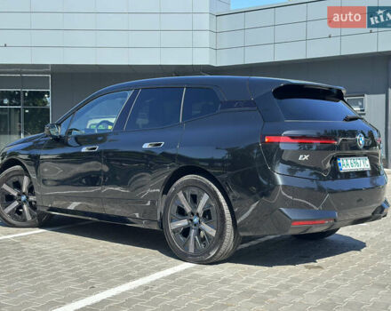 Черный БМВ iX, объемом двигателя 0 л и пробегом 14 тыс. км за 51999 $, фото 14 на Automoto.ua