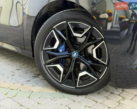 Черный БМВ iX, объемом двигателя 0 л и пробегом 57 тыс. км за 72000 $, фото 13 на Automoto.ua