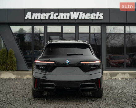 Черный БМВ iX, объемом двигателя 0 л и пробегом 40 тыс. км за 59900 $, фото 5 на Automoto.ua