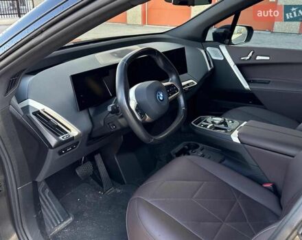 Черный БМВ iX, объемом двигателя 0 л и пробегом 93 тыс. км за 49999 $, фото 4 на Automoto.ua