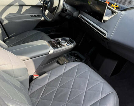 Чорний БМВ iX, об'ємом двигуна 0 л та пробігом 66 тис. км за 59900 $, фото 28 на Automoto.ua