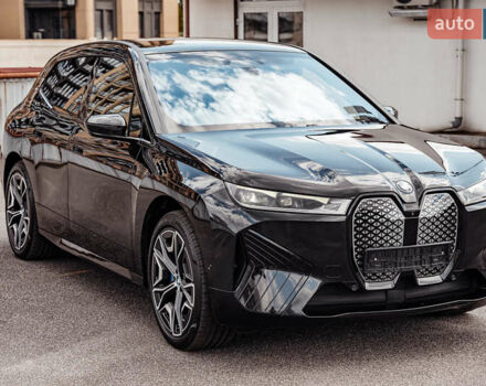 Черный БМВ iX, объемом двигателя 0 л и пробегом 67 тыс. км за 67000 $, фото 8 на Automoto.ua