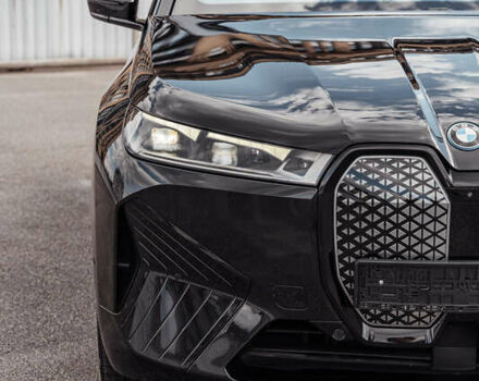 Черный БМВ iX, объемом двигателя 0 л и пробегом 67 тыс. км за 67000 $, фото 6 на Automoto.ua