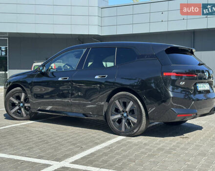 Черный БМВ iX, объемом двигателя 0 л и пробегом 14 тыс. км за 51999 $, фото 15 на Automoto.ua