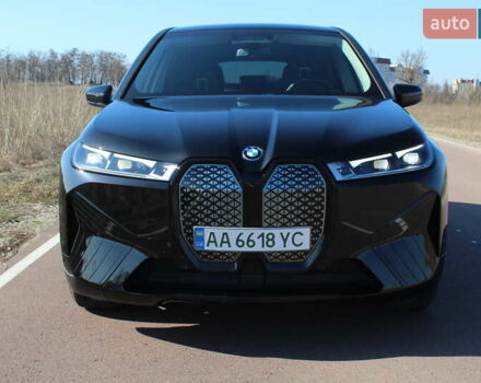 Черный БМВ iX, объемом двигателя 0 л и пробегом 85 тыс. км за 57700 $, фото 2 на Automoto.ua