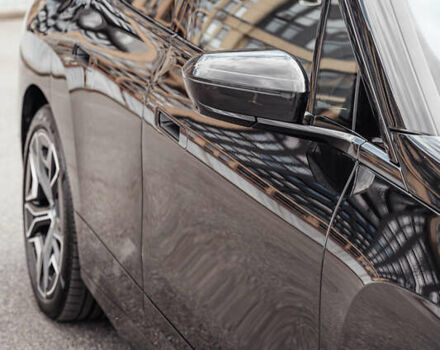 Черный БМВ iX, объемом двигателя 0 л и пробегом 67 тыс. км за 67000 $, фото 10 на Automoto.ua