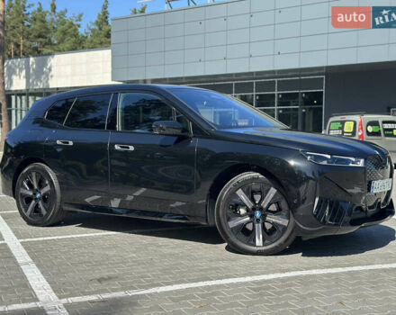 Черный БМВ iX, объемом двигателя 0 л и пробегом 14 тыс. км за 51999 $, фото 4 на Automoto.ua