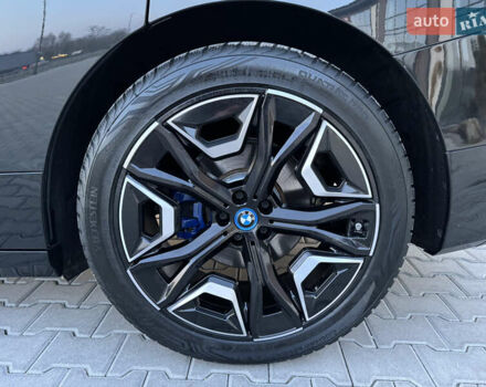 Черный БМВ iX, объемом двигателя 0 л и пробегом 56 тыс. км за 45555 $, фото 28 на Automoto.ua