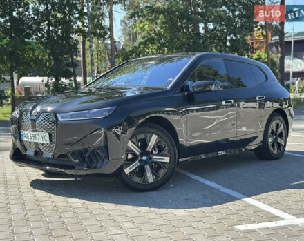 Черный БМВ iX, объемом двигателя 0 л и пробегом 14 тыс. км за 51999 $, фото 10 на Automoto.ua
