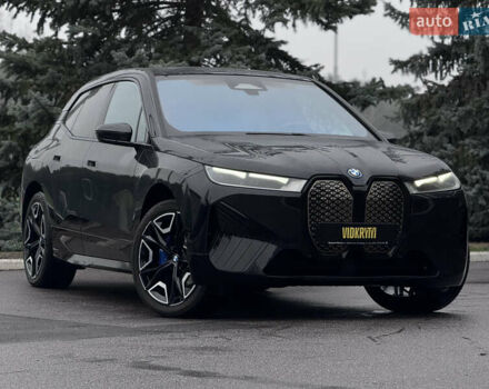 Черный БМВ iX, объемом двигателя 0 л и пробегом 18 тыс. км за 45900 $, фото 5 на Automoto.ua