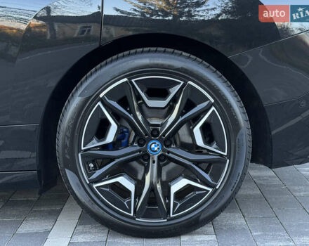 Черный БМВ iX, объемом двигателя 0 л и пробегом 125 тыс. км за 42800 $, фото 15 на Automoto.ua