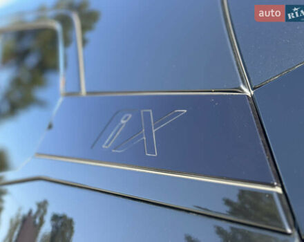 Черный БМВ iX, объемом двигателя 0 л и пробегом 14 тыс. км за 51999 $, фото 25 на Automoto.ua