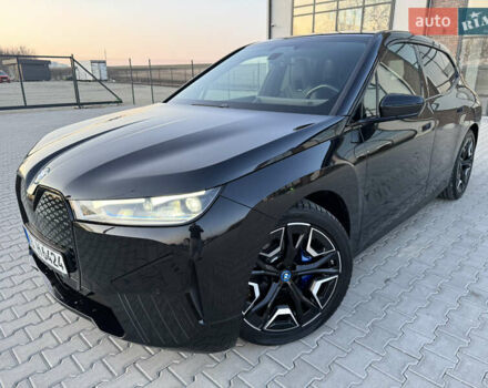 Черный БМВ iX, объемом двигателя 0 л и пробегом 56 тыс. км за 45555 $, фото 2 на Automoto.ua