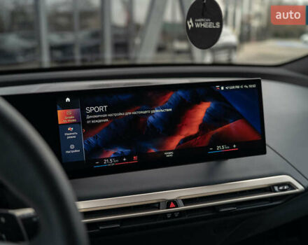 Черный БМВ iX, объемом двигателя 0 л и пробегом 40 тыс. км за 59900 $, фото 39 на Automoto.ua