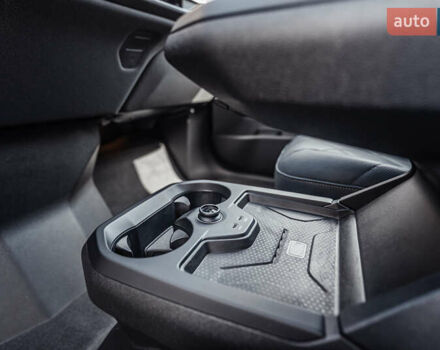 Черный БМВ iX, объемом двигателя 0 л и пробегом 67 тыс. км за 67000 $, фото 62 на Automoto.ua