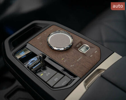 Черный БМВ iX, объемом двигателя 0 л и пробегом 40 тыс. км за 59900 $, фото 41 на Automoto.ua