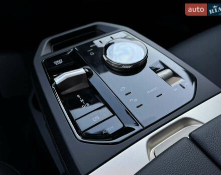 Черный БМВ iX, объемом двигателя 0 л и пробегом 125 тыс. км за 42800 $, фото 28 на Automoto.ua