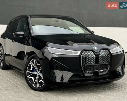 Черный БМВ iX, объемом двигателя 0 л и пробегом 27 тыс. км за 50000 $, фото 11 на Automoto.ua
