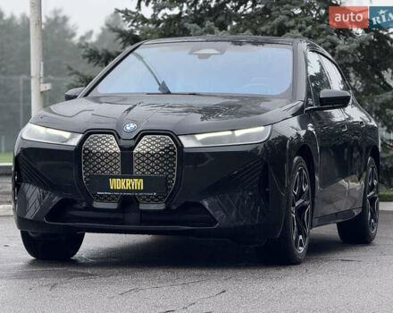 Черный БМВ iX, объемом двигателя 0 л и пробегом 18 тыс. км за 45900 $, фото 2 на Automoto.ua
