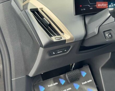 Черный БМВ iX, объемом двигателя 0 л и пробегом 45 тыс. км за 68700 $, фото 16 на Automoto.ua