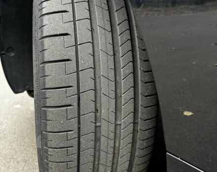 Черный БМВ iX, объемом двигателя 0 л и пробегом 71 тыс. км за 48240 $, фото 13 на Automoto.ua